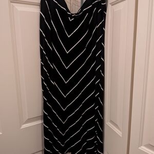 Ava & Viv Black and White Chevron Maxi Skirt